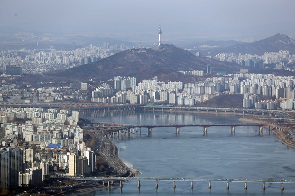 16일 전국이 대체로 맑고 온화한 날씨를 보이겠다. ⓒ 뉴시스