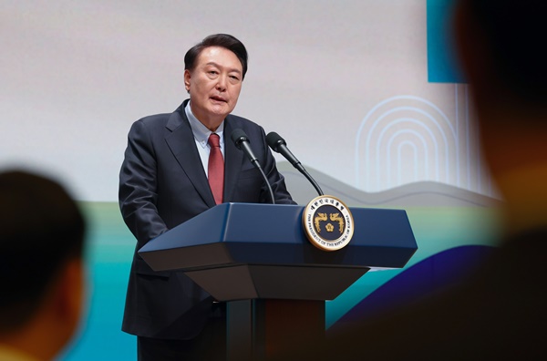 윤석열 대통령이 ‘2024년 교육계 신년교례회’에 참석해 발언하고 있다. ⓒ연합뉴스