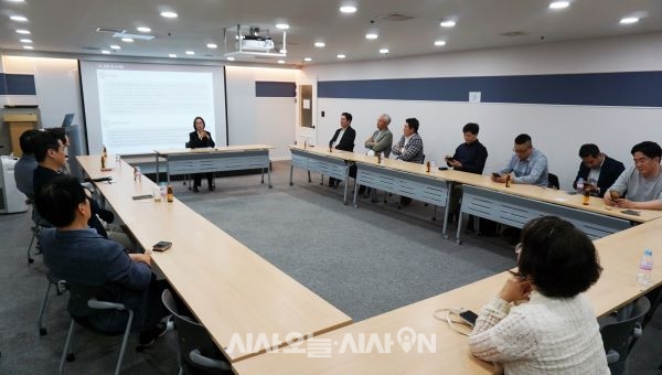 배진희 감정평가사가 21일 마포에서 열린 토정포럼에 참석에 강연하고 있다. ⓒ시사오늘